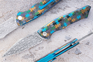FOLDING KNIFE FOLDER BEE #0260 DAMASTEEL PUZZLE ( C0023 ) HERMAN KNIVES
