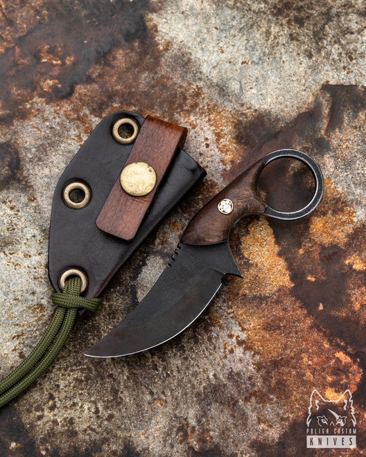 NECK KNIFE SUŁTAN+ STABILIZED WOOD RED PIN
