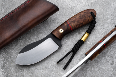 HUNTING KNIFE BLACK PEARL 2 TD WITH A BROWN LEATHER SHEATH ML