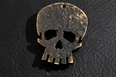 Pendant „Skull” made of brass 2