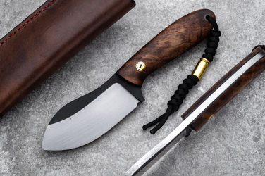 HUNTING KNIFE BLACK PEARL 1 TD WITH A BROWN LEATHER SHEATH ML