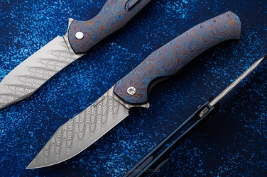 FOLDING KNIFE FOLDER MANTIS #0458 FUTURON FORGE BLACK TIMASCUS FULL DRESS HERMAN KNIVES