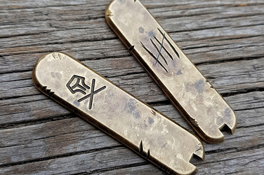 Scales for 58mm Victorinox SAK "Neo Jolly Roger" Scars 137