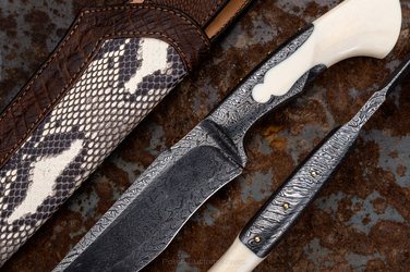 PERSIAN FIGHTER KEYHOLE MICHO COLLECTOR'S KNIFE