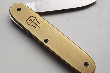 Customized Victorinox Solo  93mm with brass scales "Woro Knight" 323