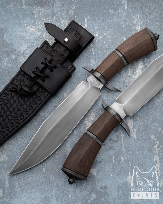 TACTICAl KNIFE BOWIE DOUBLE EDGED BLOODY NINE WROAN