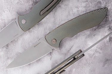 FOLDING KNIFE FOLDER STING #0794 MAGNACUT HERMAN KNIVES