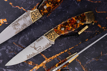 HUNTING KNIFE HUNTER LONG INDIVIDUAL HL 007 M390 GOLD AND AMBER IN RESIN FALKE KNIVES