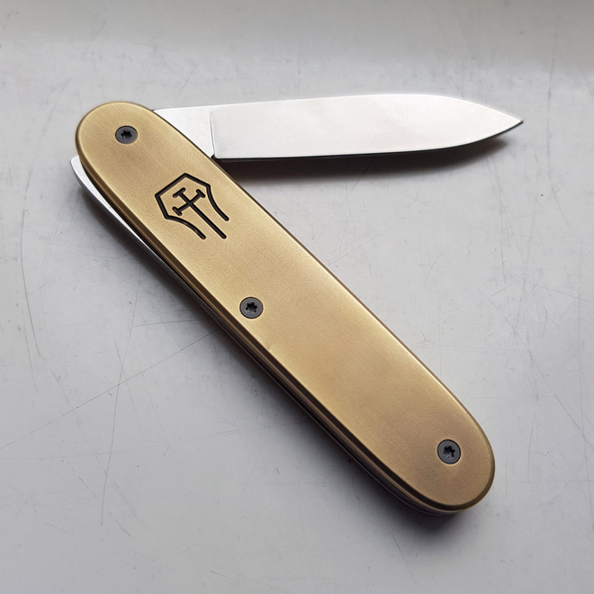 Customized Victorinox Solo  93mm with brass scales 