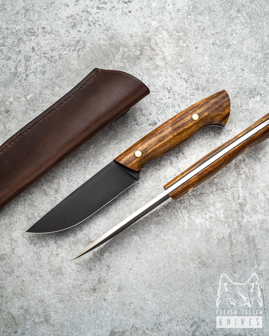 HUNTING KNIFE HUNTER V2 AMAZAKOUE, BRASS PINS, BROWN LEATHER ML TD