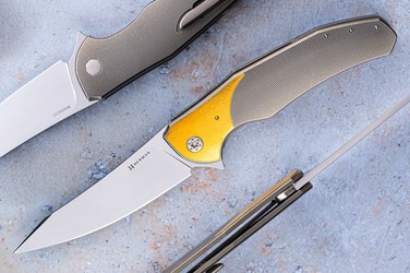 FOLDING KNIFE FOLDER ISHTAR #0688 MAGNACUT HERMAN KNIVES
